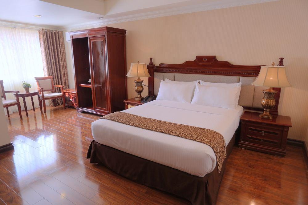 Villa Caceres Hotel Naga  Exterior foto